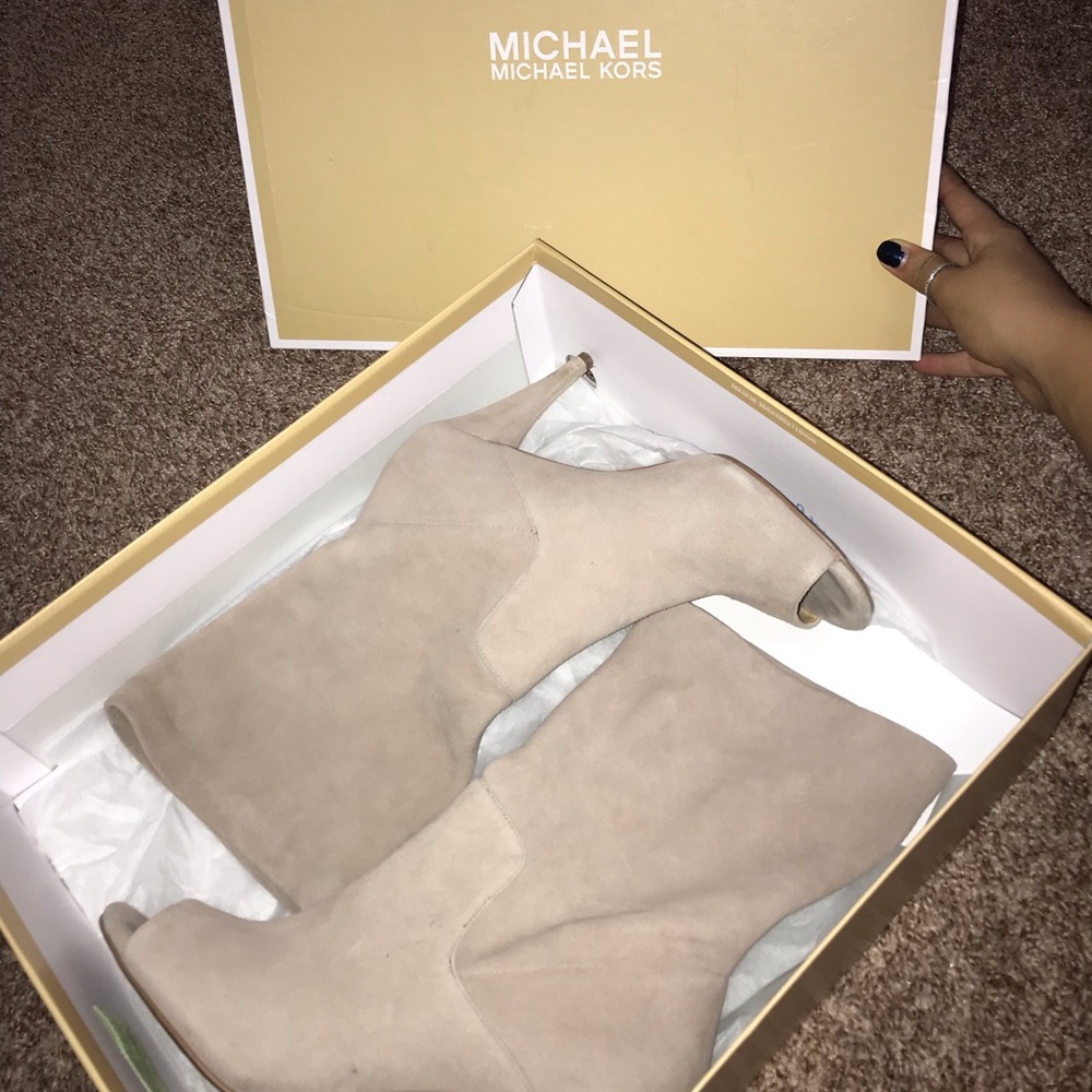 MK heels